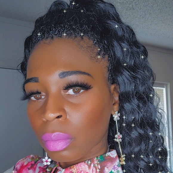 Meet your Posher, Janique 3/14 Pisces ♓️ 💕 Girl br🦄💕 Run the world 🦄🦄🦄 - Picture 17 of 17